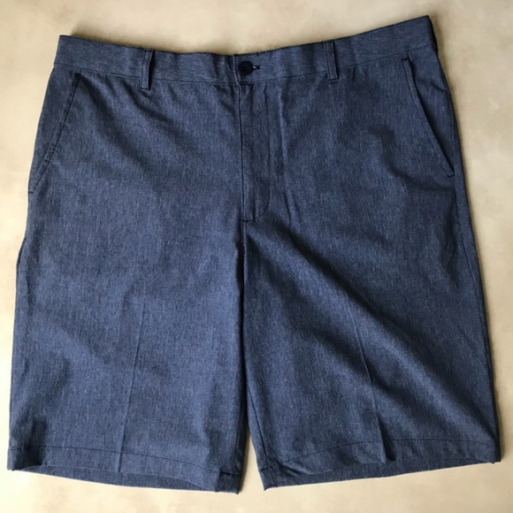 Izod Other - Men’s Izod Golf Shorts Size 36